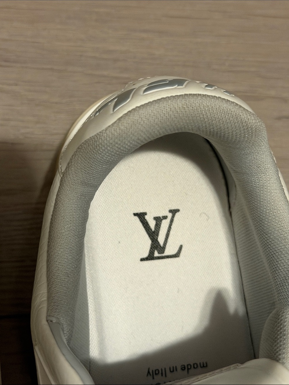 Louis Vuitton Cream White Low-Top Sneakers - Picture 9 of 11